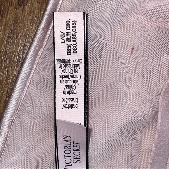 Victoria’s Secret Sequin Triangle Bralette! - Picture 2 of 7